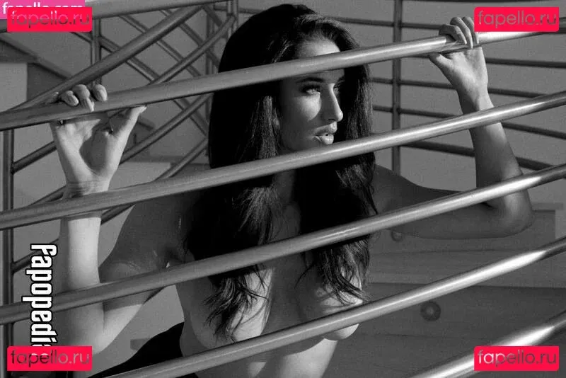 Nikki Blades Onlyfans Photo Gallery 