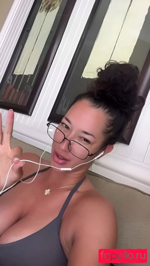 Nikki Blades Nude Onlyfans Photo 33