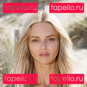 Anouchka Lou Onlyfans Photo Gallery 