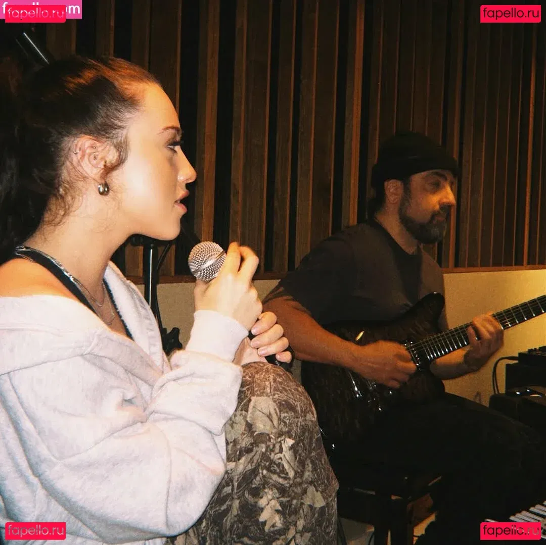 Victoria Alex Onlyfans Photo Gallery 