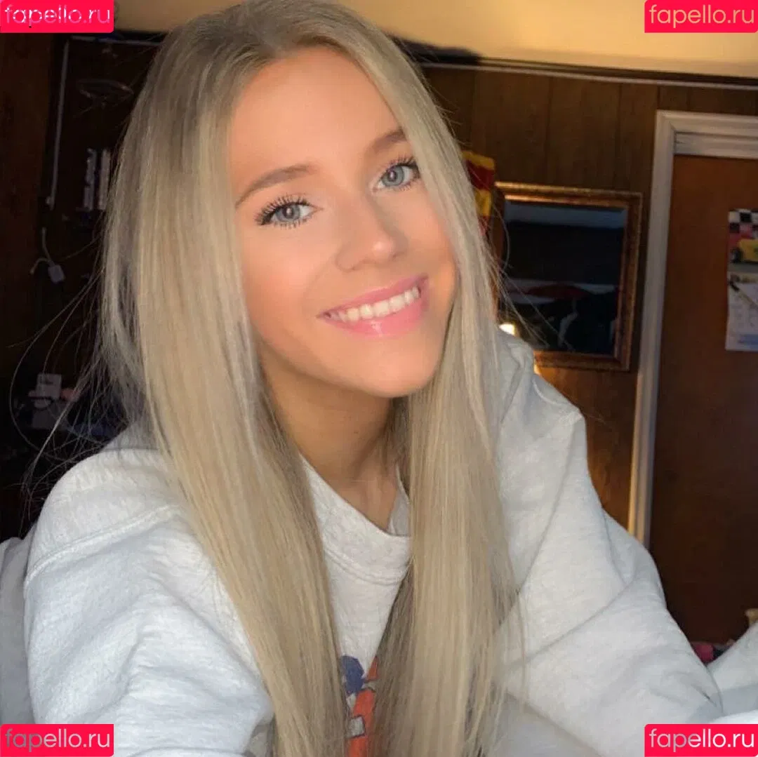 Alyssa Bryanne Onlyfans Photo Gallery 