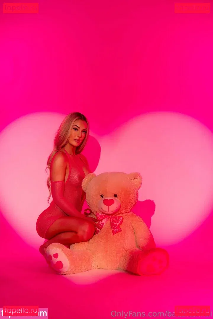 badbitchhai Onlyfans Photo Gallery 