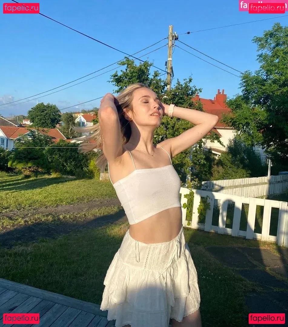 annacramling Onlyfans Photo Gallery 