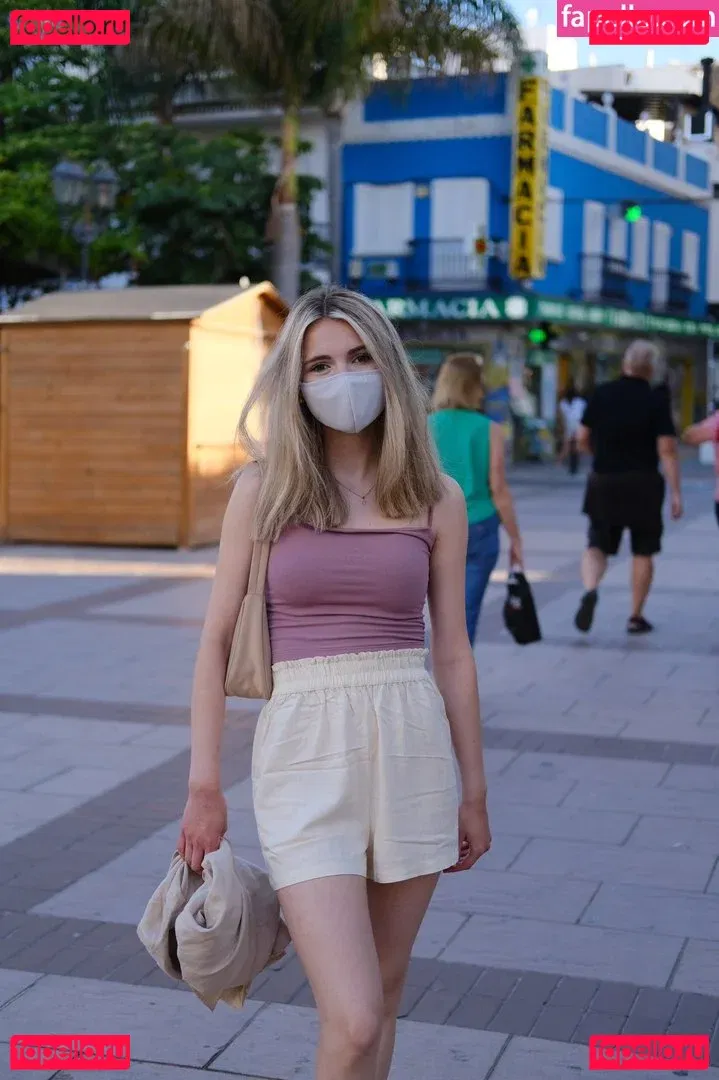 annacramling Onlyfans Photo Gallery 