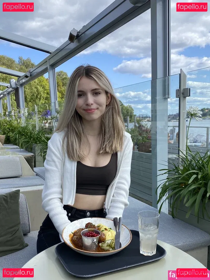 annacramling Onlyfans Photo Gallery 