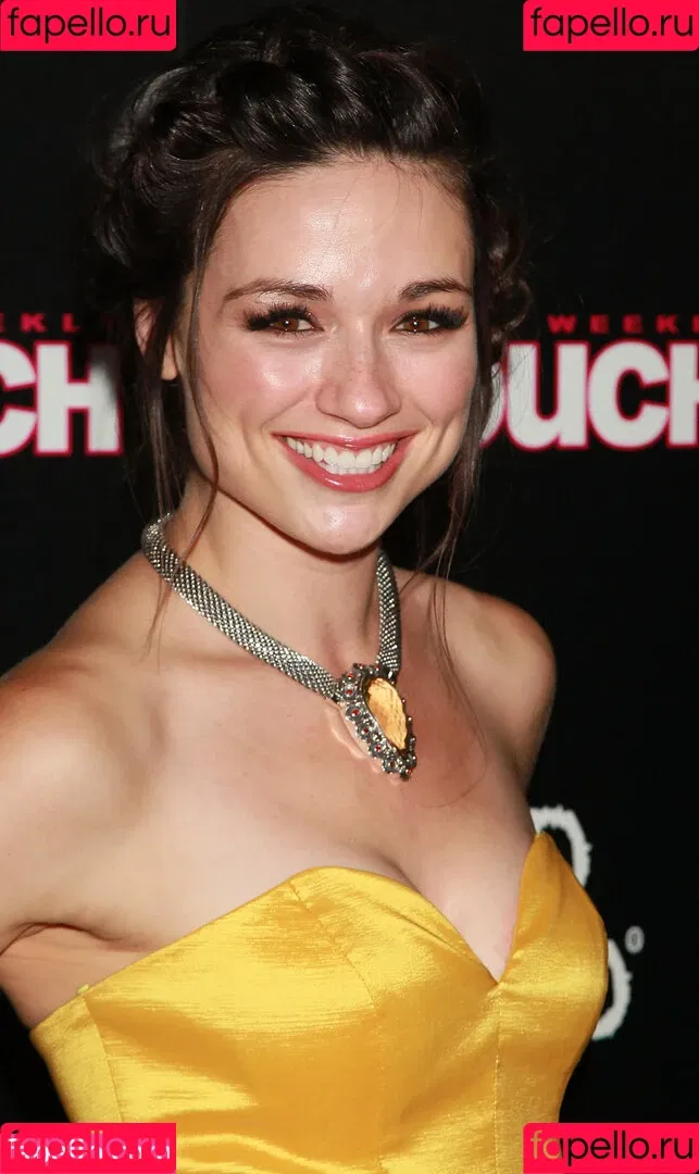 Crystal Reed Onlyfans Photo Gallery 