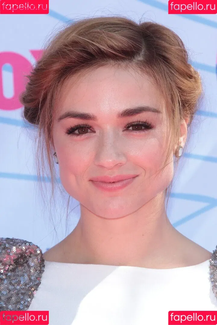 Crystal Reed Onlyfans Photo Gallery 