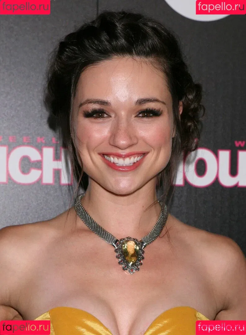 Crystal Reed Onlyfans Photo Gallery 