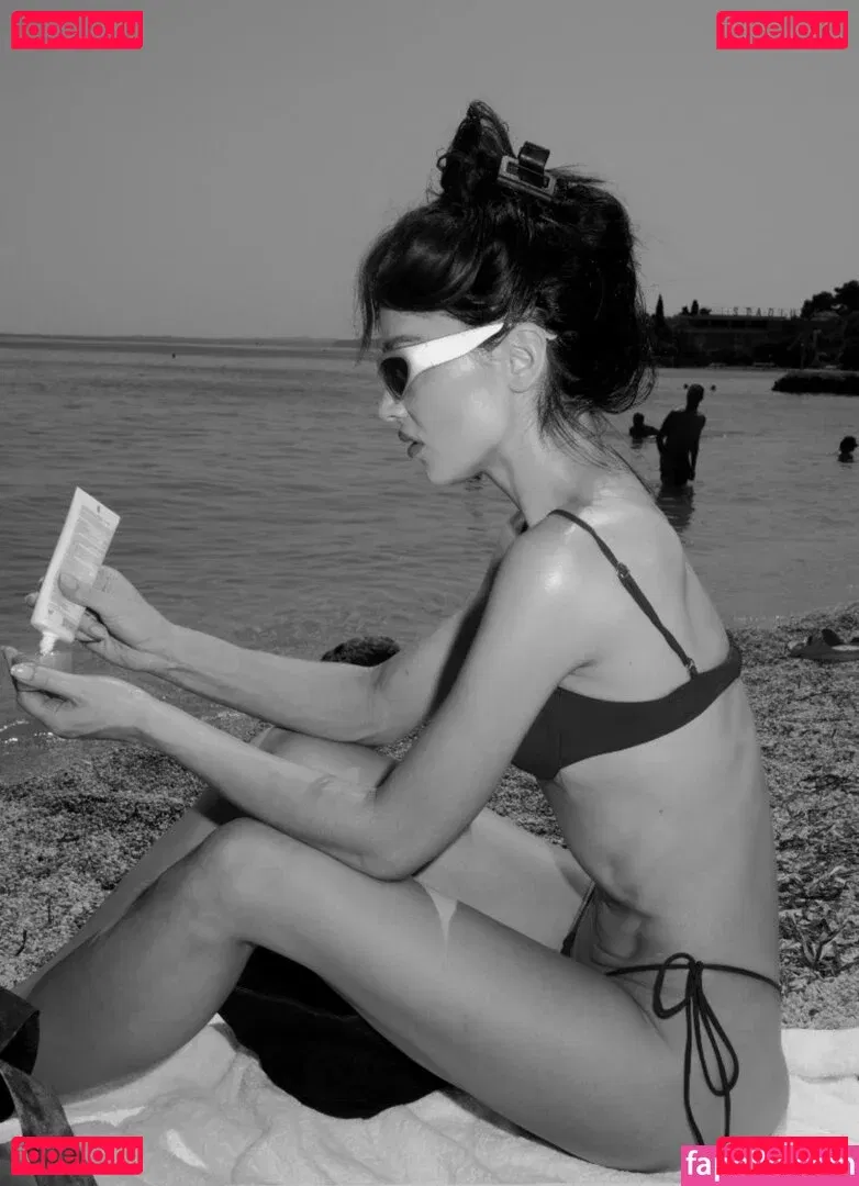 Crystal Reed Onlyfans Photo Gallery 