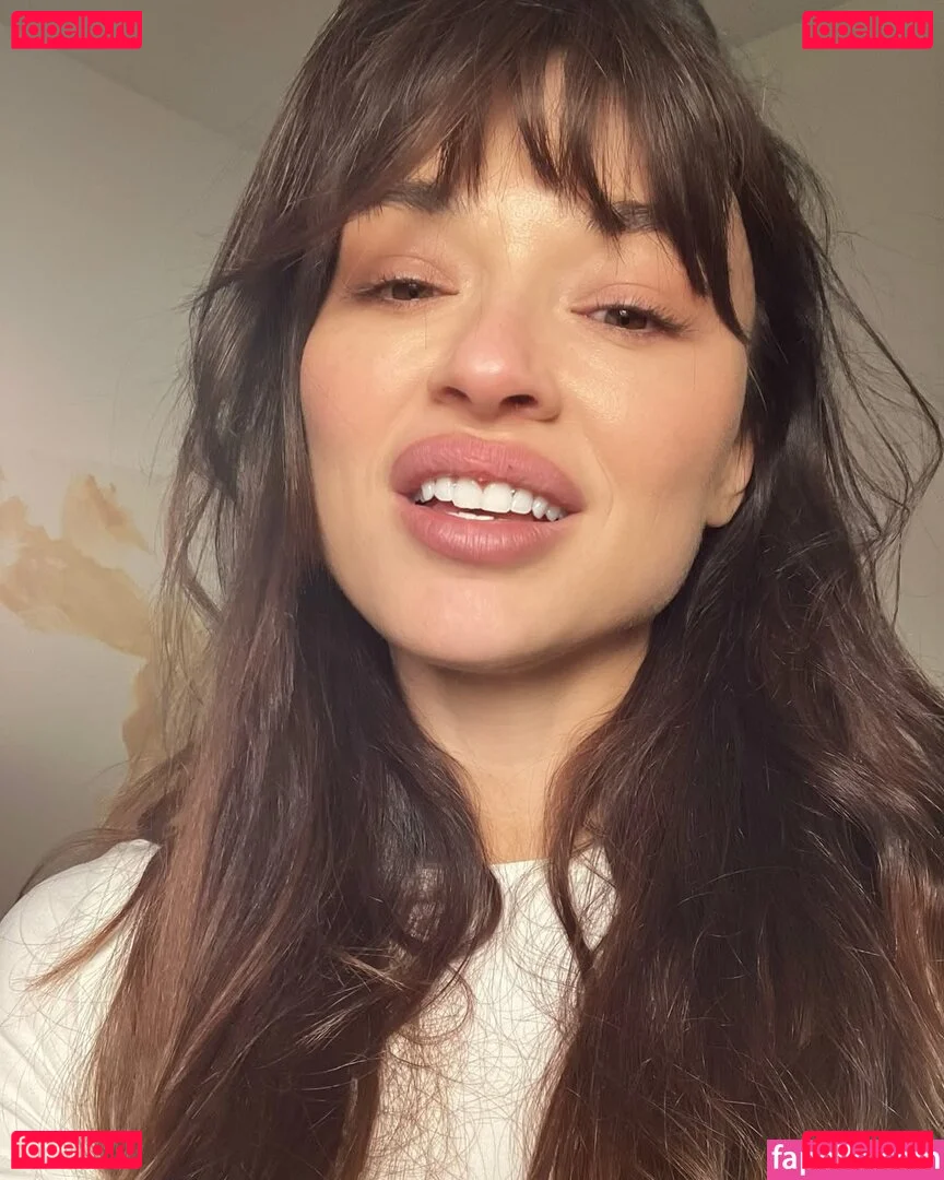 Crystal Reed Onlyfans Photo Gallery 