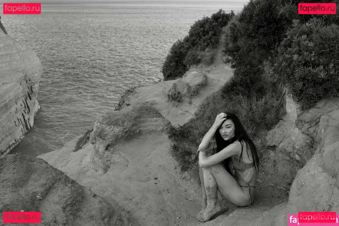 Crystal Reed Onlyfans Photo Gallery 