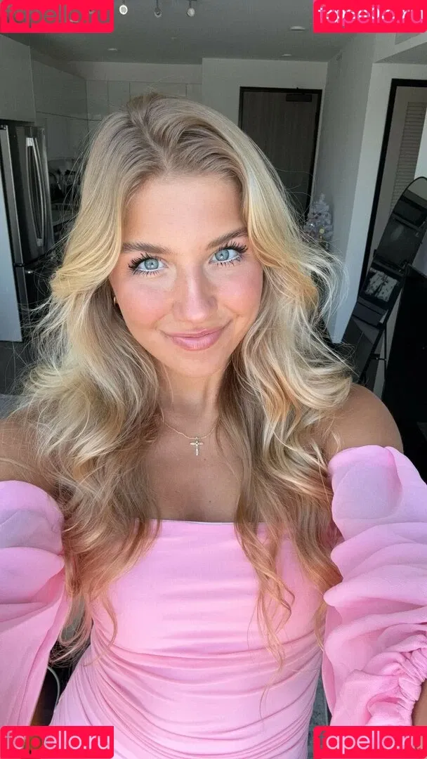 Aniela Leon Onlyfans Photo Gallery 