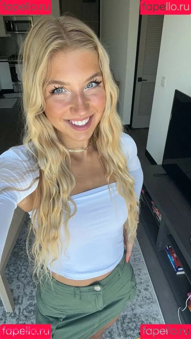 Aniela Leon Onlyfans Photo Gallery 