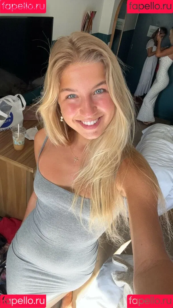 Aniela Leon Onlyfans Photo Gallery 