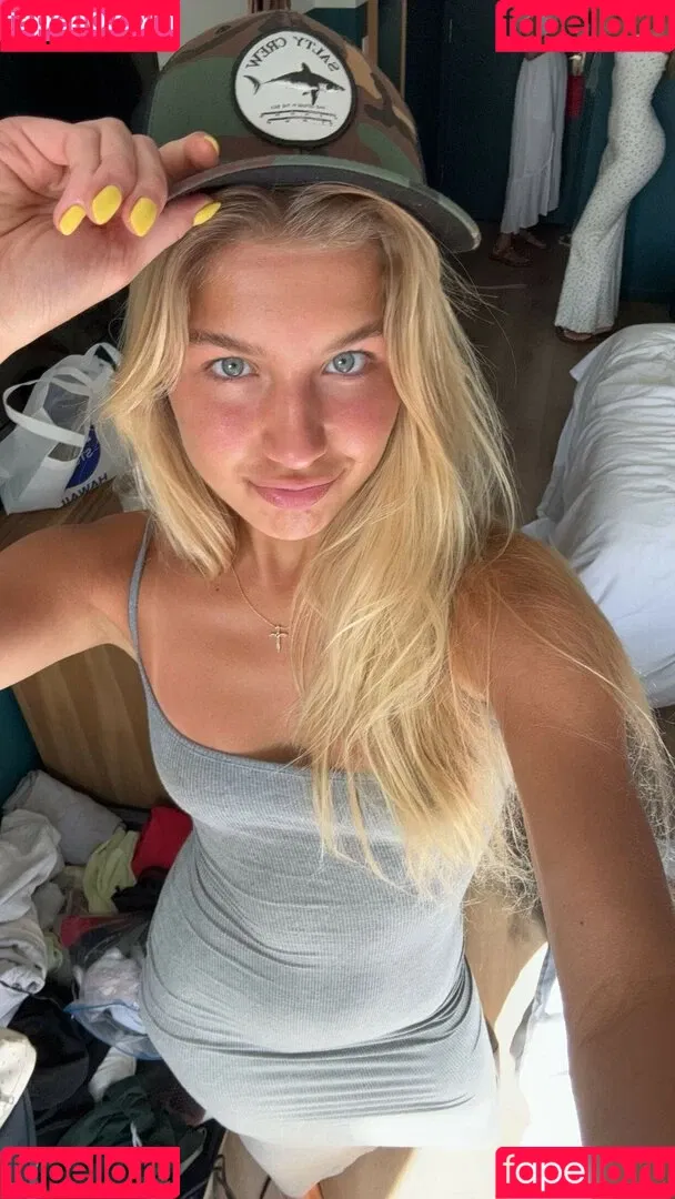 Aniela Leon Onlyfans Photo Gallery 