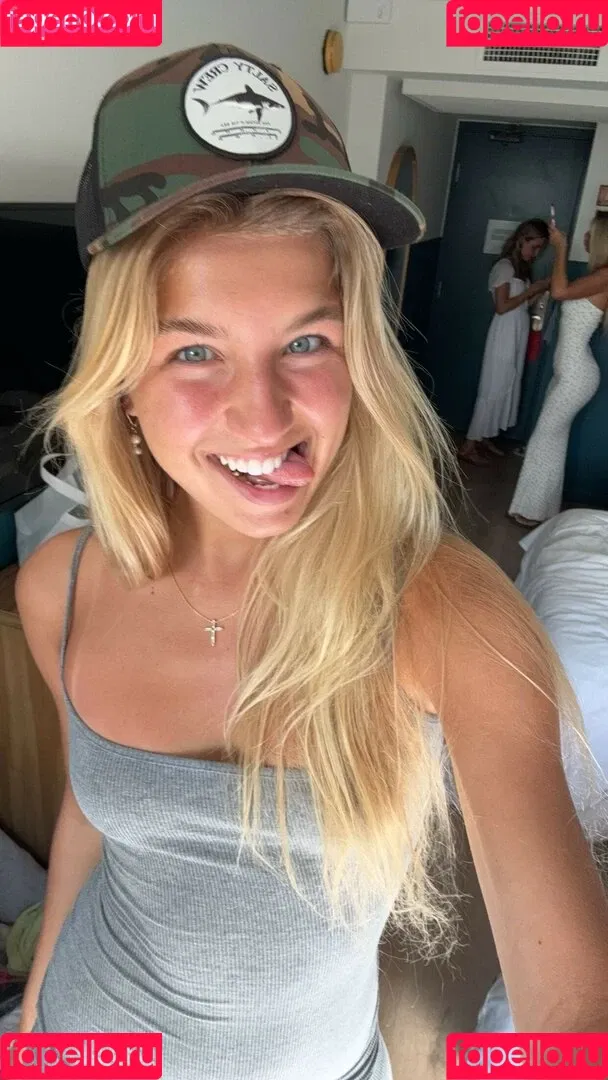 Aniela Leon Onlyfans Photo Gallery 