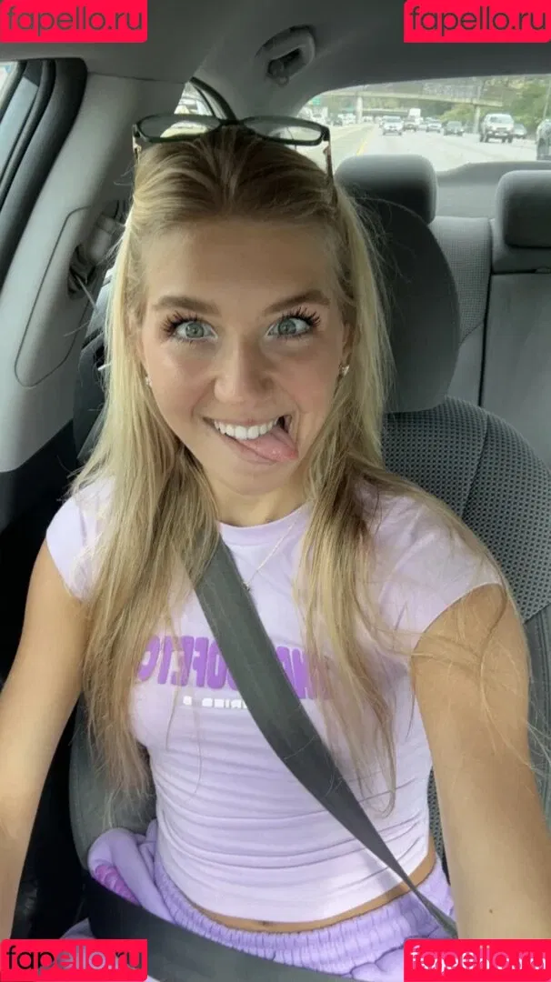 Aniela Leon Onlyfans Photo Gallery 