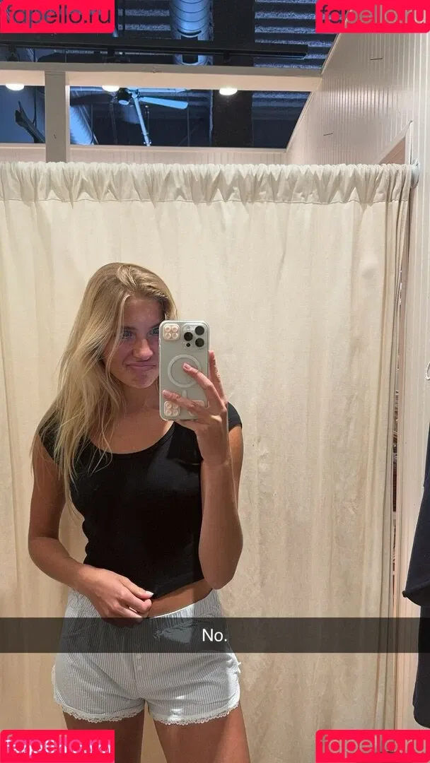 Aniela Leon Onlyfans Photo Gallery 