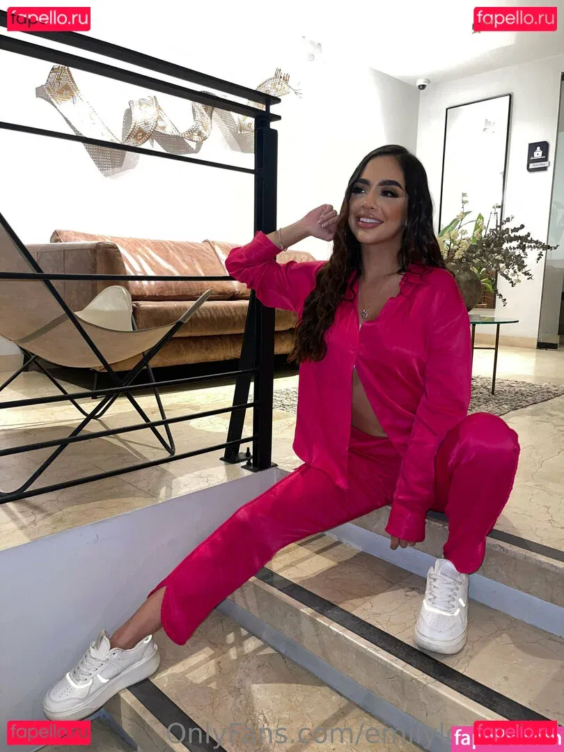 emsexylips Onlyfans Photo Gallery 