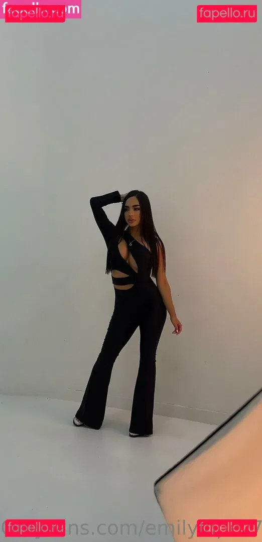 emsexylips Onlyfans Photo Gallery 