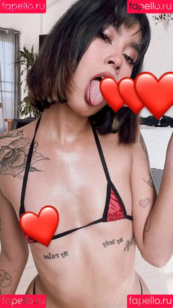 Sailor Gwen Onlyfans Photo Gallery 