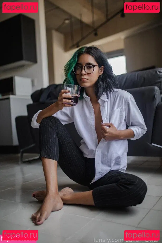 Sailor Gwen Onlyfans Photo Gallery 