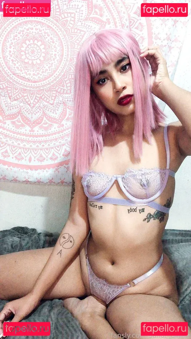 Sailor Gwen Onlyfans Photo Gallery 