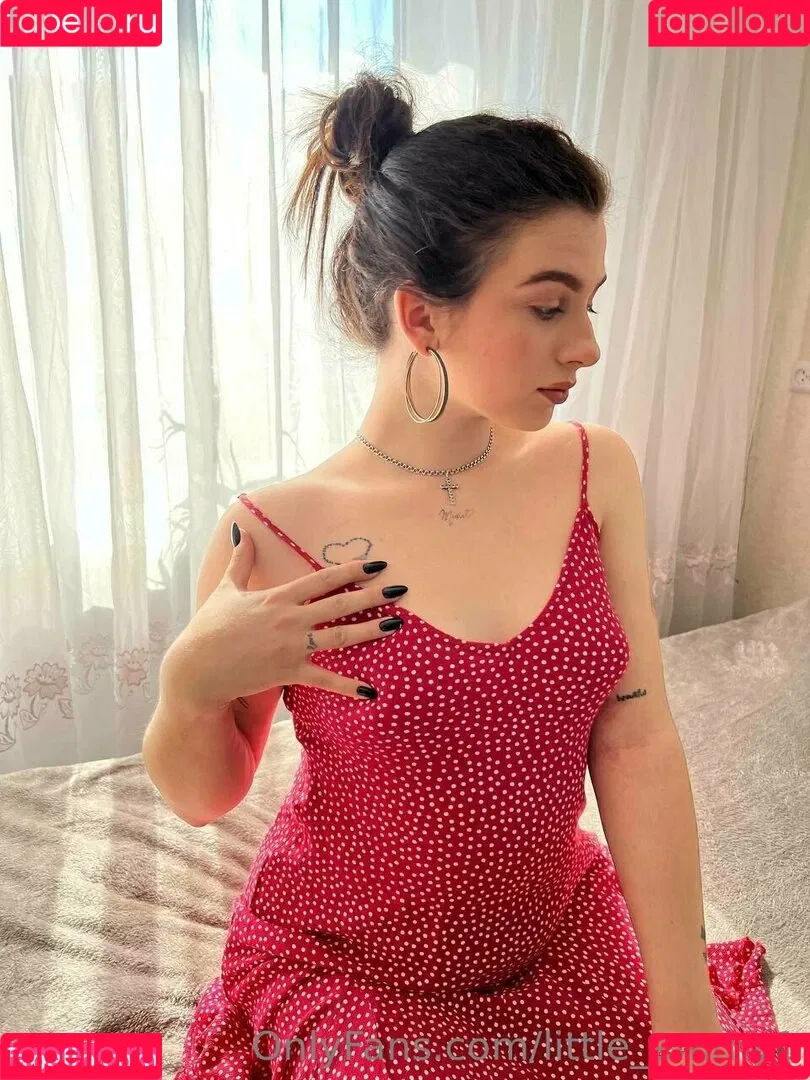 little_emmy1 Onlyfans Photo Gallery 
