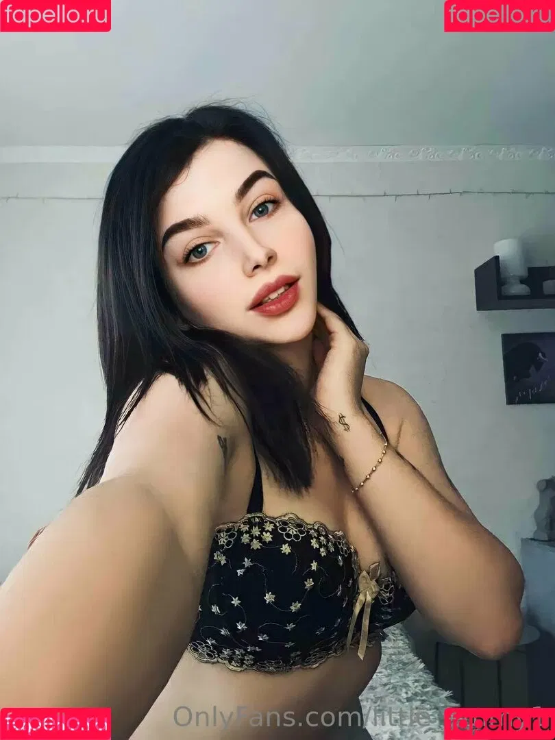 little_emmy1 Onlyfans Photo Gallery 