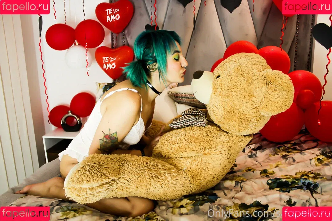 aprilswetdreams Onlyfans Photo Gallery 