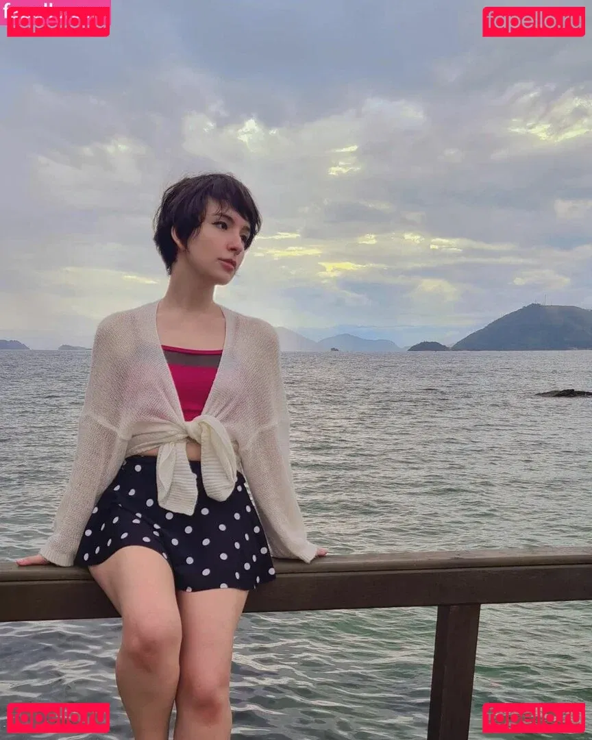 Faye Tan Onlyfans Photo Gallery 