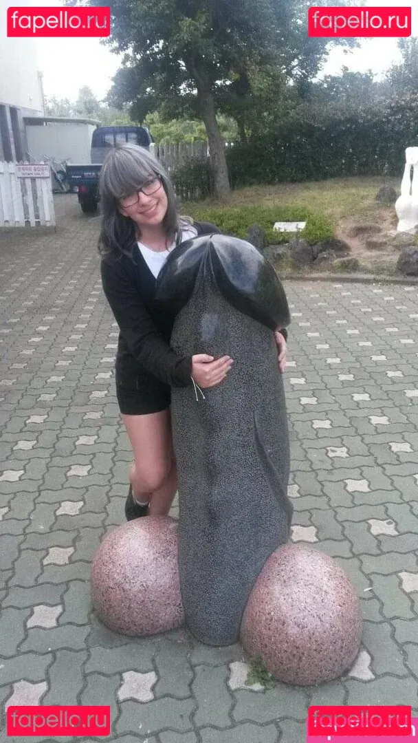 Faye Tan Onlyfans Photo Gallery 