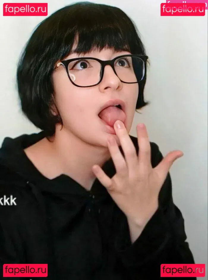 Faye Tan Onlyfans Photo Gallery 