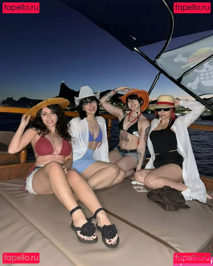 Faye Tan Onlyfans Photo Gallery 