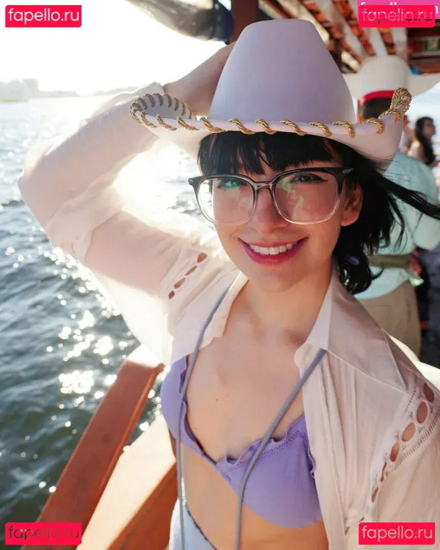 Faye Tan Onlyfans Photo Gallery 