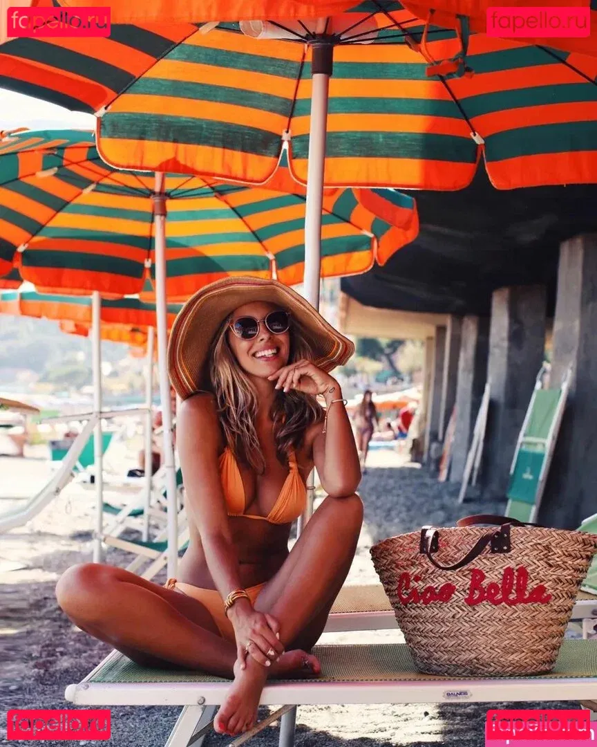 Natasha Oakley Onlyfans Photo Gallery 