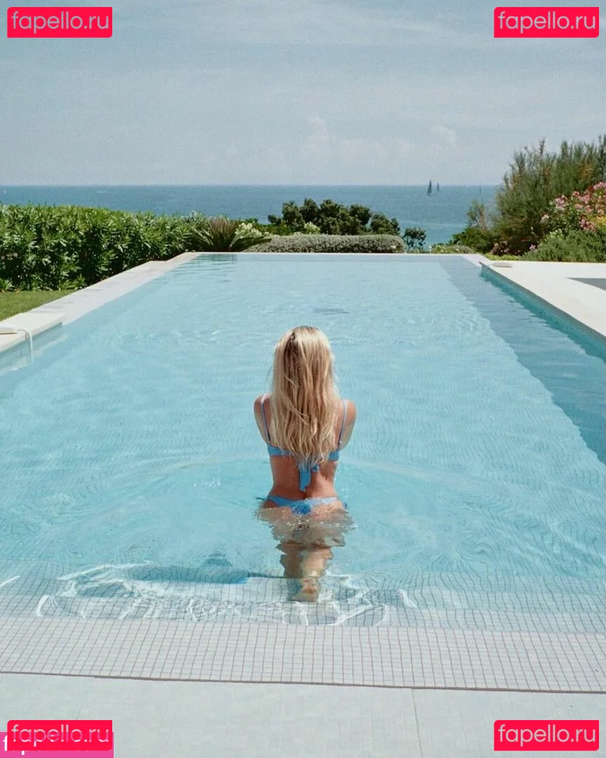 Natasha Oakley Onlyfans Photo Gallery 