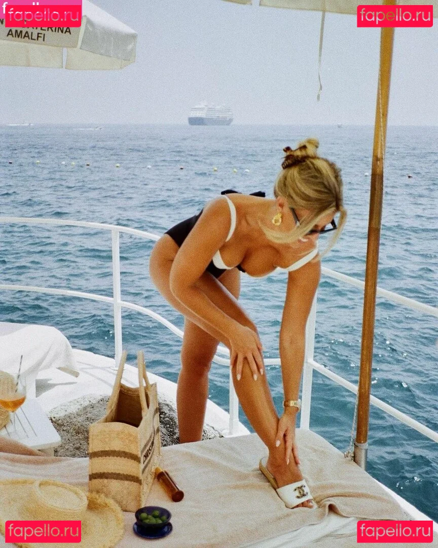 Natasha Oakley Onlyfans Photo Gallery 