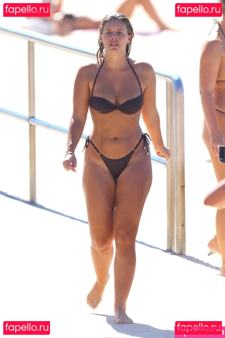 Natasha Oakley Onlyfans Photo Gallery 