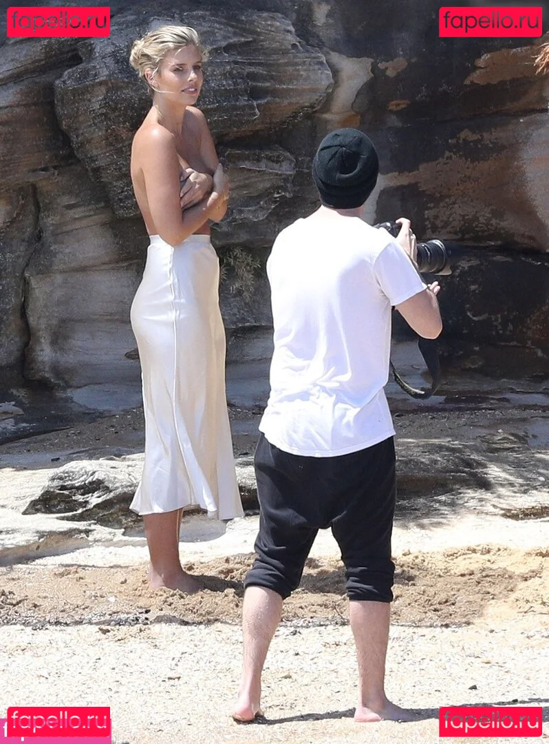 Natasha Oakley Onlyfans Photo Gallery 