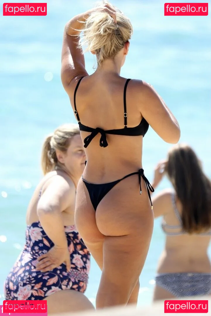 Natasha Oakley Onlyfans Photo Gallery 