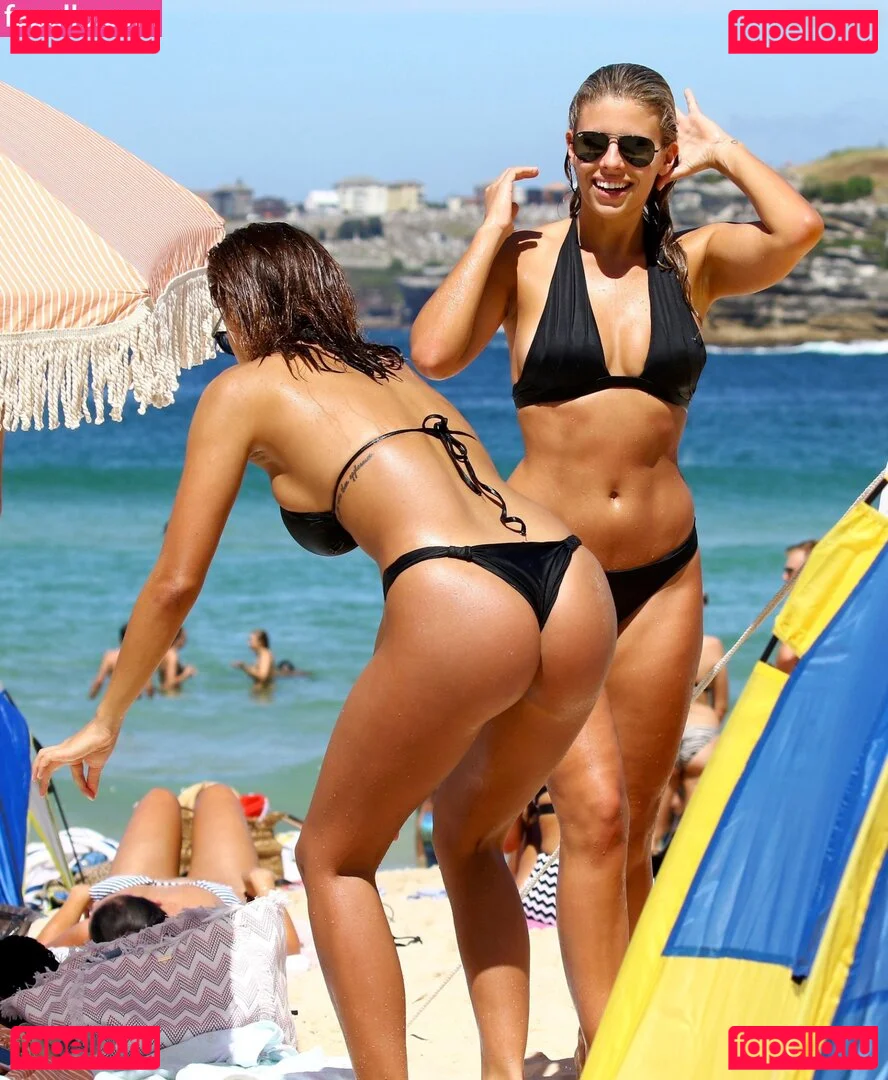 Natasha Oakley Onlyfans Photo Gallery 