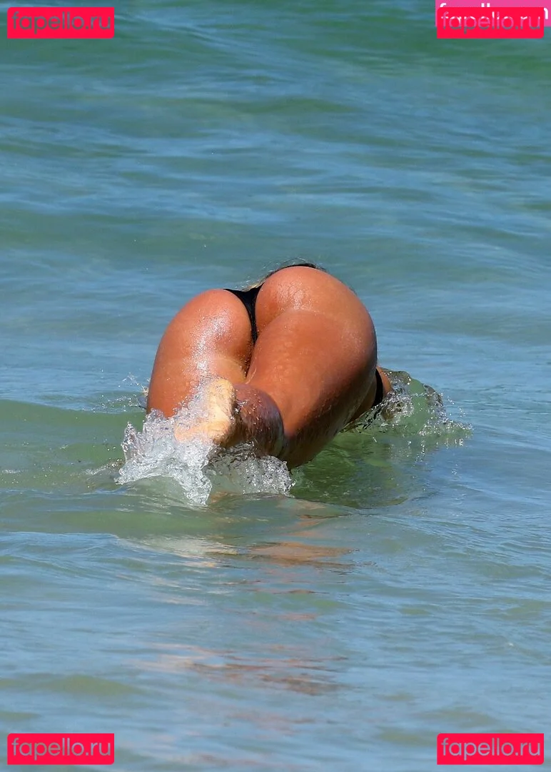 Natasha Oakley Onlyfans Photo Gallery 