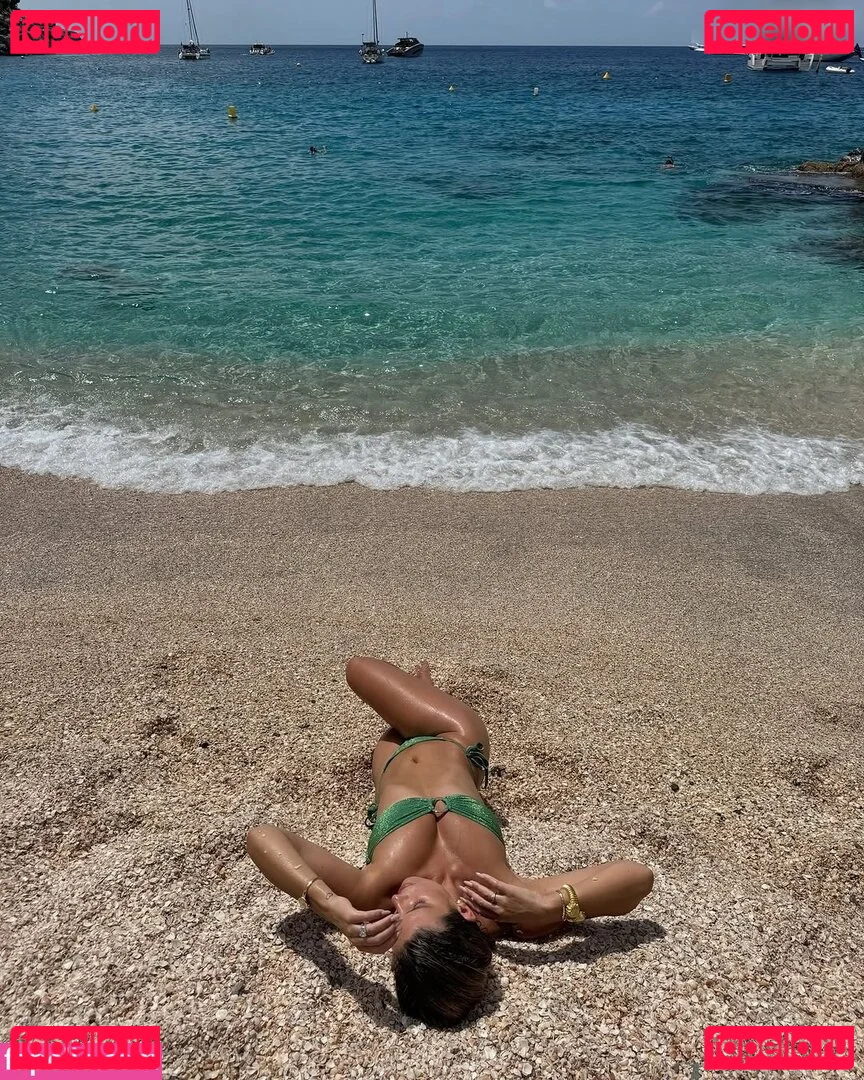 Natasha Oakley Onlyfans Photo Gallery 