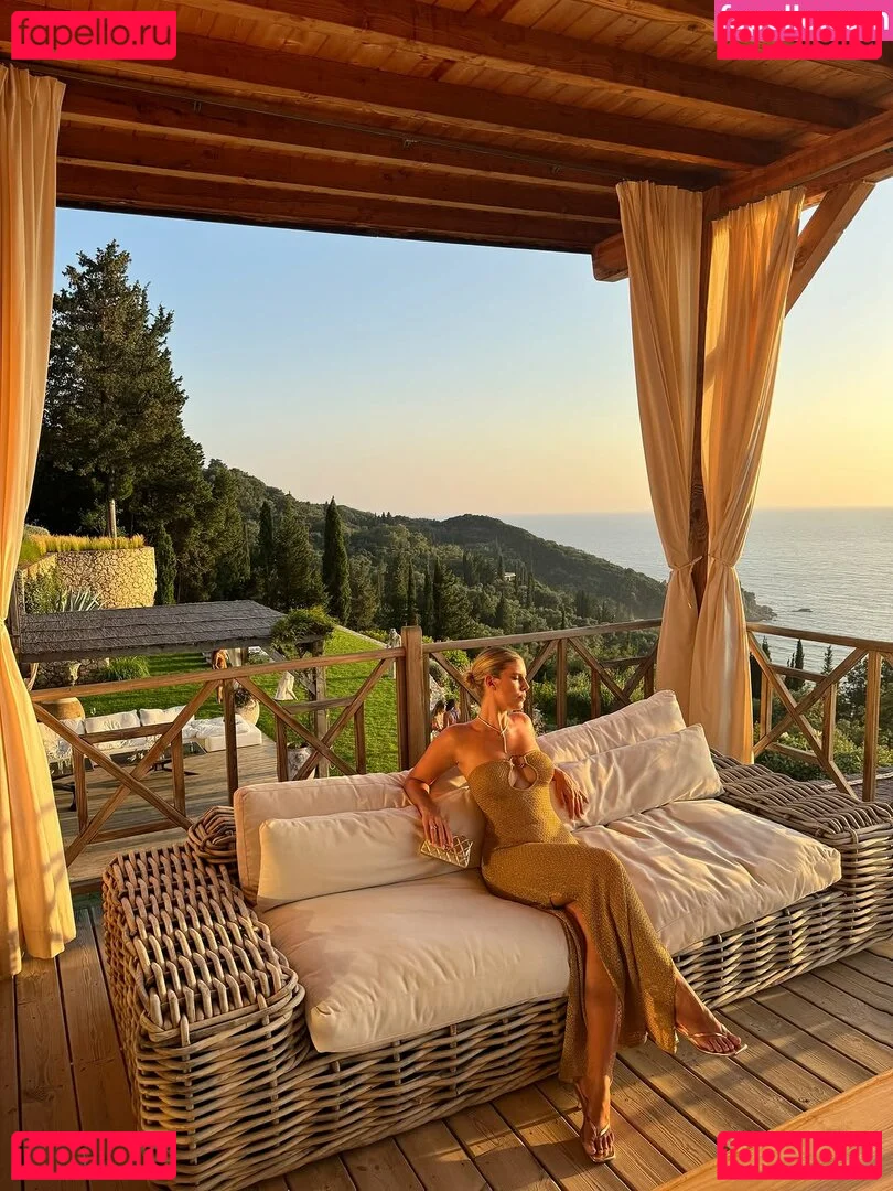 Natasha Oakley Onlyfans Photo Gallery 