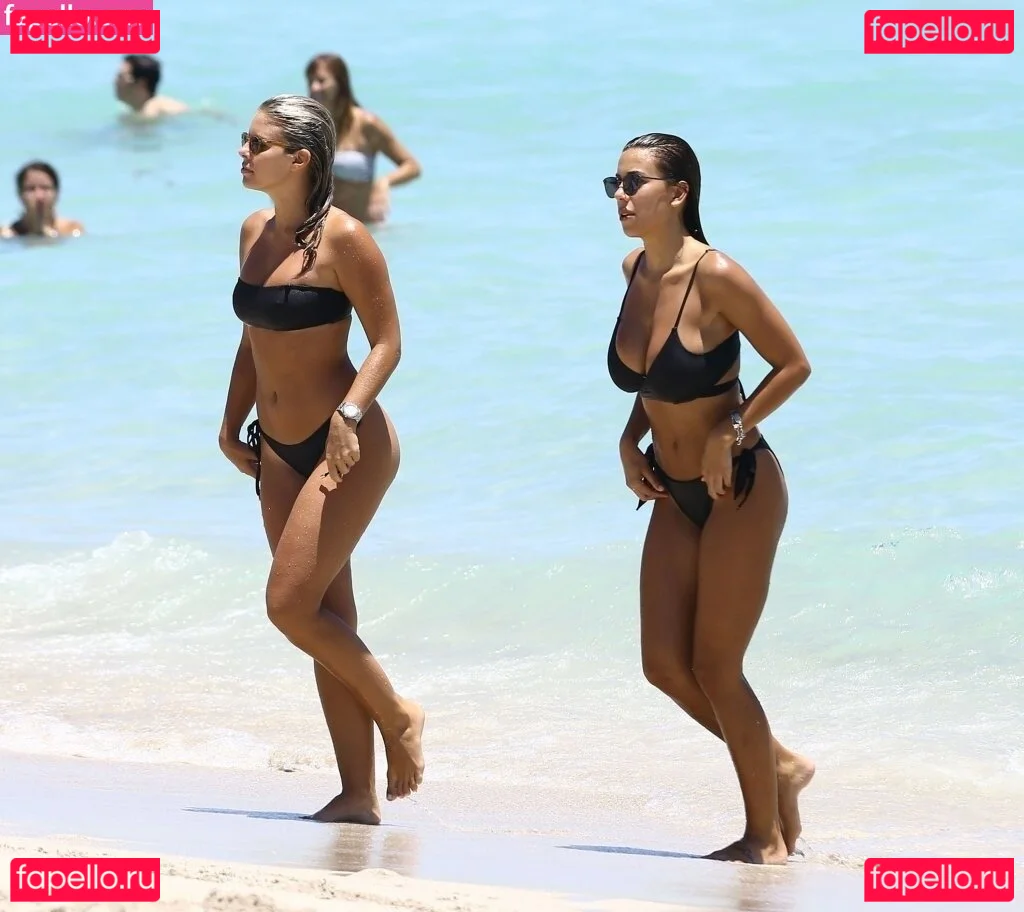 Natasha Oakley Onlyfans Photo Gallery 