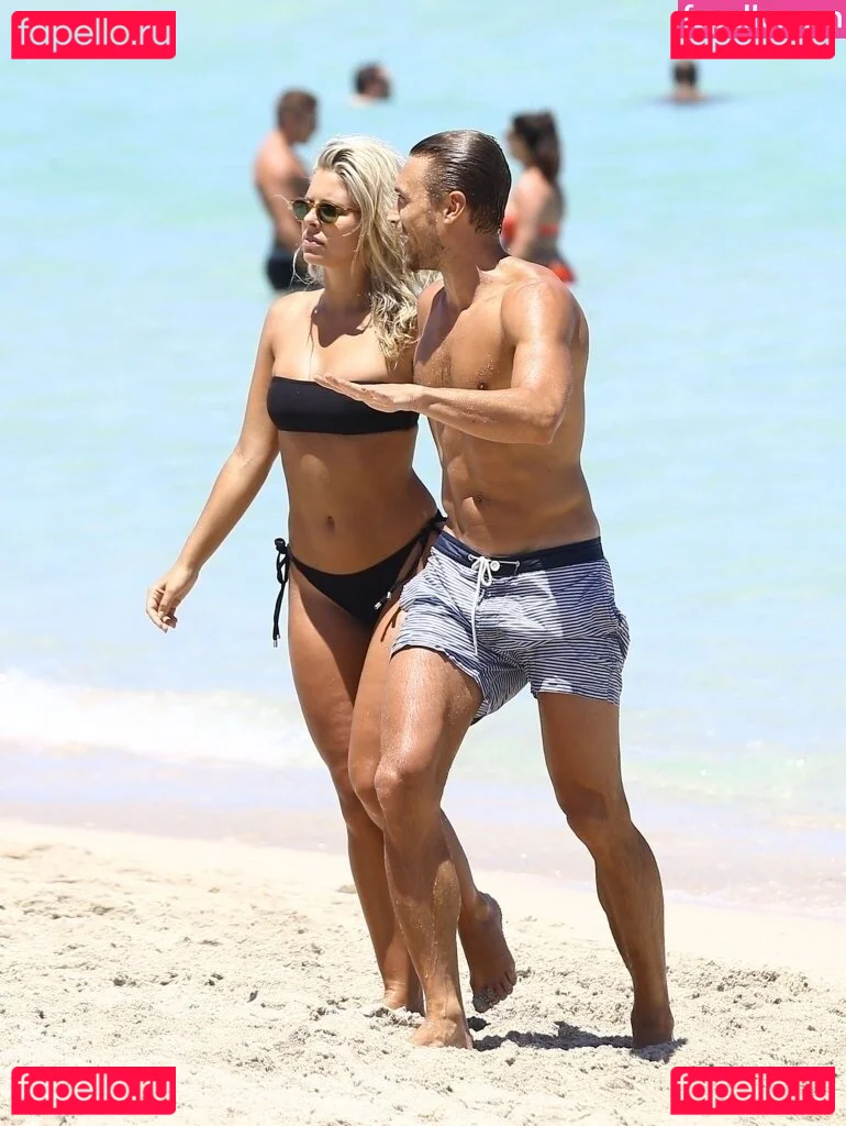 Natasha Oakley Onlyfans Photo Gallery 