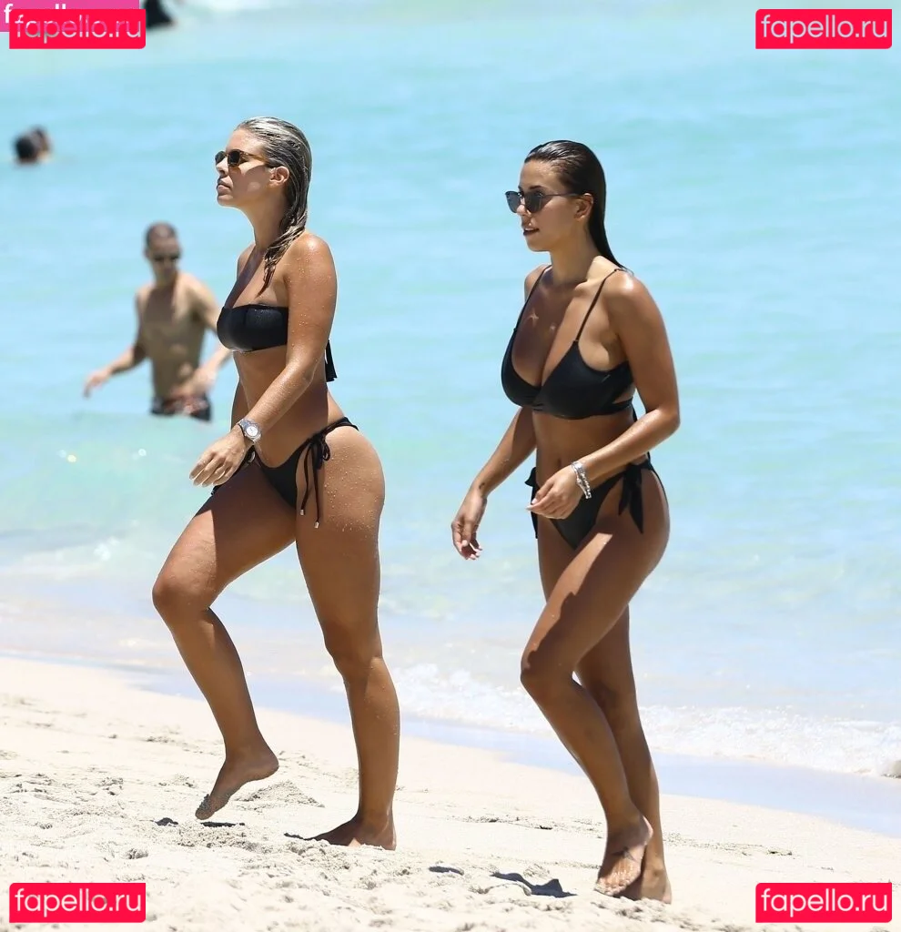 Natasha Oakley Onlyfans Photo Gallery 