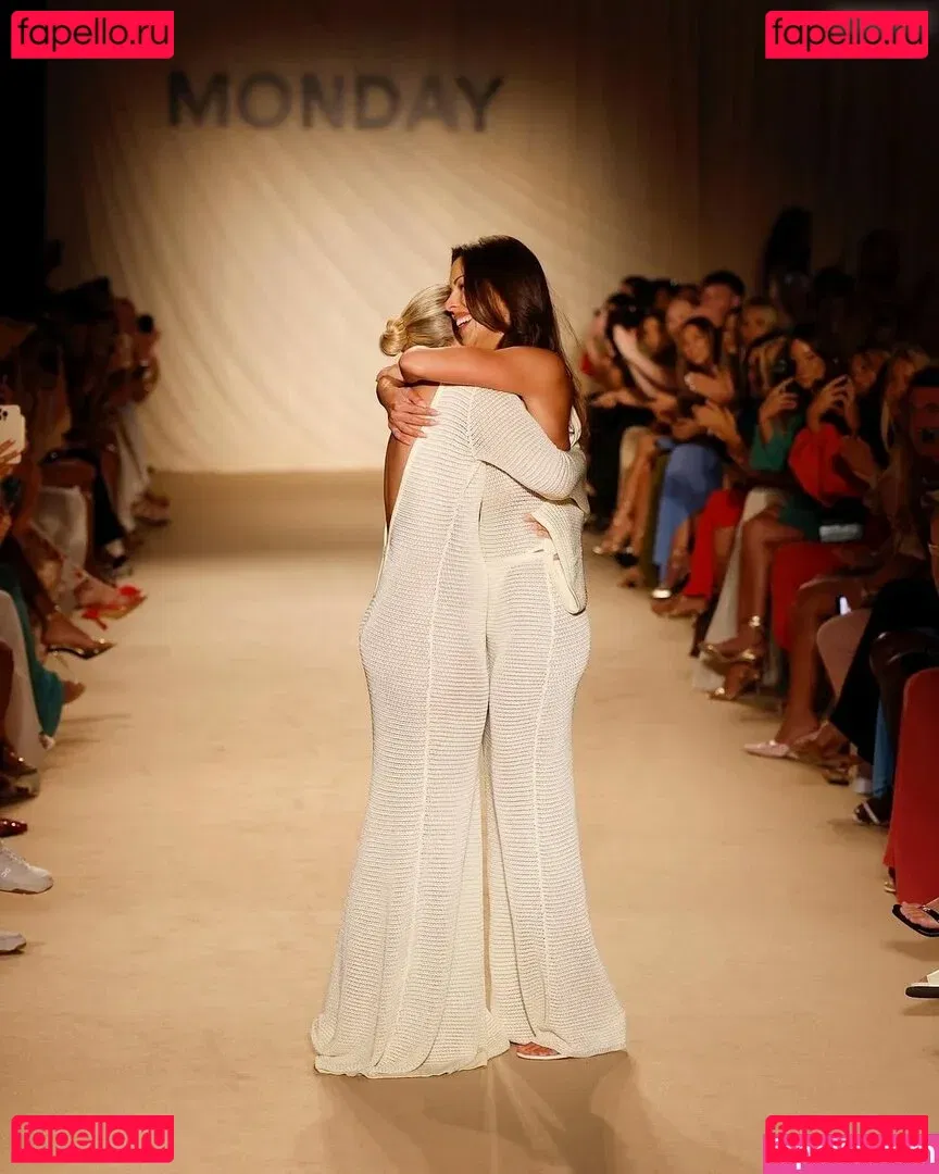 Natasha Oakley Onlyfans Photo Gallery 