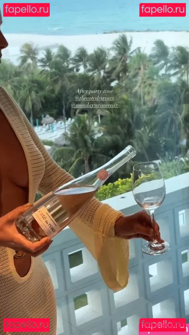 Natasha Oakley Onlyfans Photo Gallery 